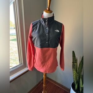 THE NORTH FACE Salmon-colored jersey with gray size M.